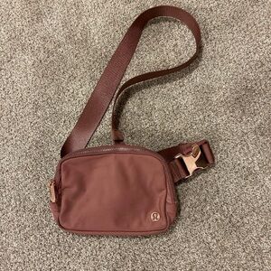 Lululemon Everywhere Belt Bag 1L